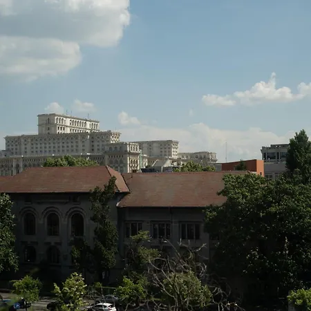 Aventurine Cismigiu Park