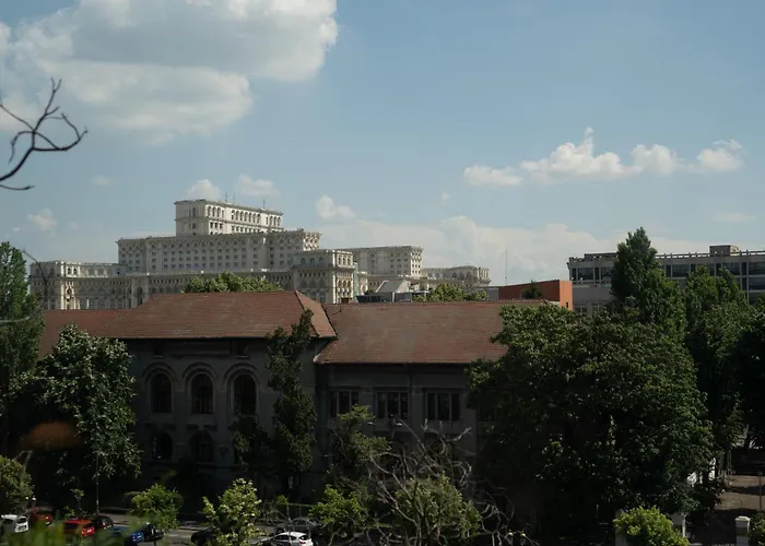 Aventurine Cismigiu Park