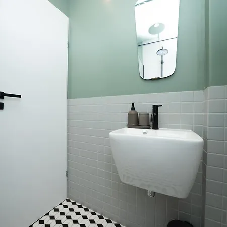 Aventurine Cismigiu Park Boekarest