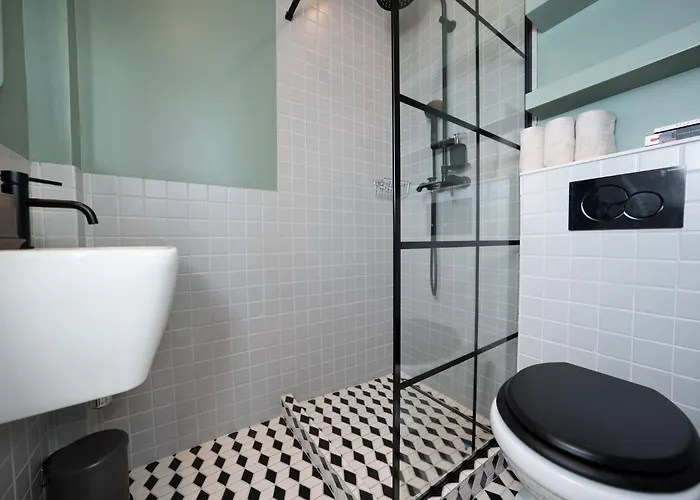 Aventurine Cismigiu Park